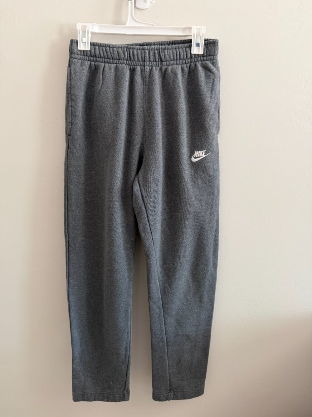 Nike Men's Gray Fleece Sweatpants S Standard Fit Tapered Drawstring Pockets EUC